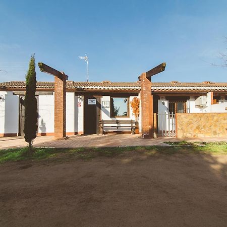El Pueblo De Leo Hotel Badajoz Exterior photo